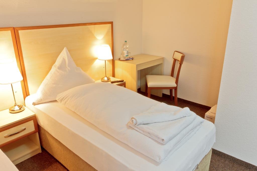 Hotel Ganita Weil Am Rhein Room photo